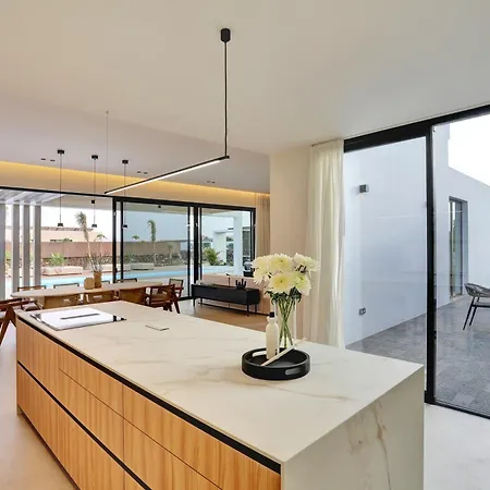 Villa Mar De Lucia By Aura Collection *