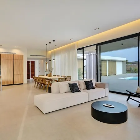 Villa Mar De Lucia By Aura Collection *